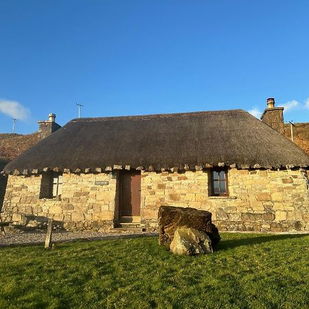 Tigh Mairi At Mary'S Thatched Cottages Elgol Exterior foto